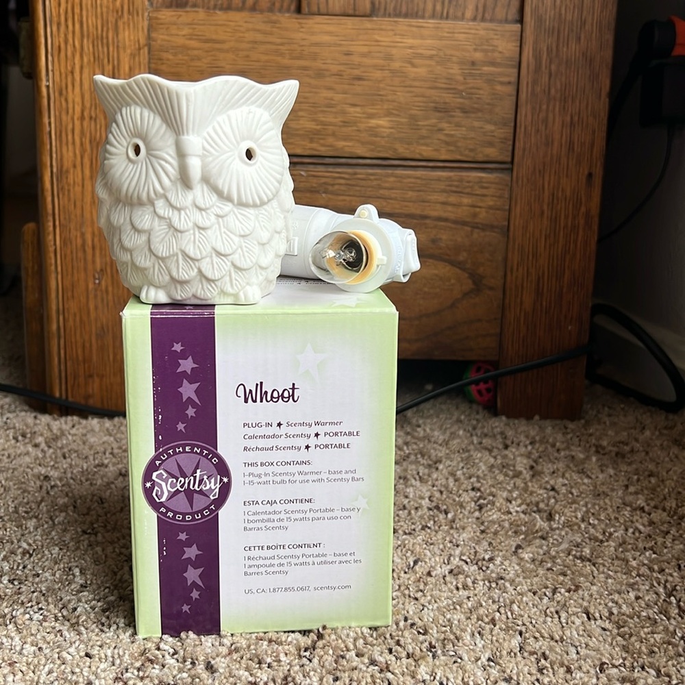 SCENTSY PLUG-IN Warmer